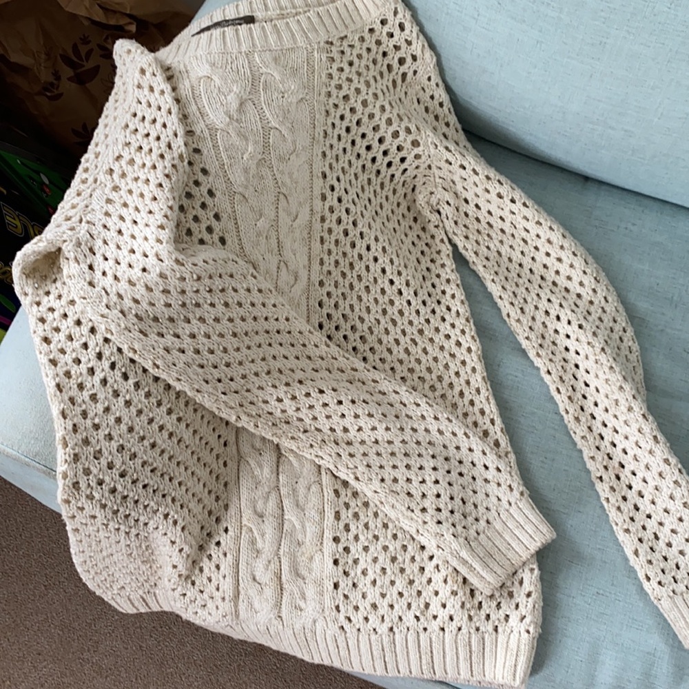 Tommy Bahama Woman’s Cream Sweater - Picture 2 of 3